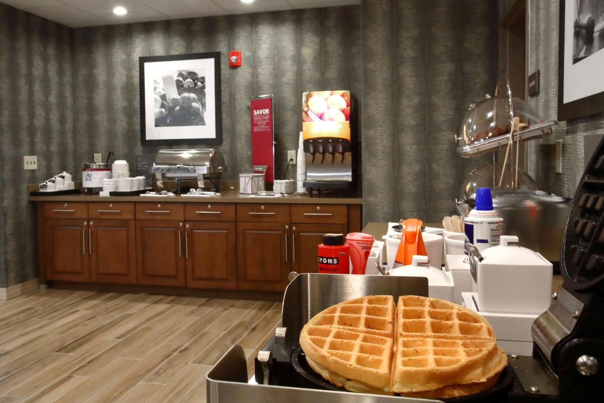 Hampton Inn & Suites By Hilton Baltimore/Aberdeen, Md Екстериор снимка